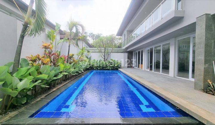 New Modern House Of 4 To 5 Bedrooms Located In A Compound In Cilandak, Jakarta Selatan 2