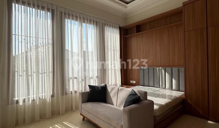 Luxurious and Modern Tropical House in Kemang 2