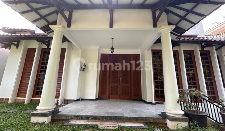 6 Bedroom House in Kebayoran Baru, South Jakarta