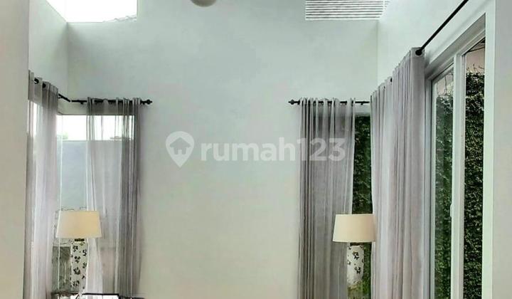 Modern House in Pondok Indah, Walking Distance to JIS Modern House in Pondok Indah, Walking Distance to JIS