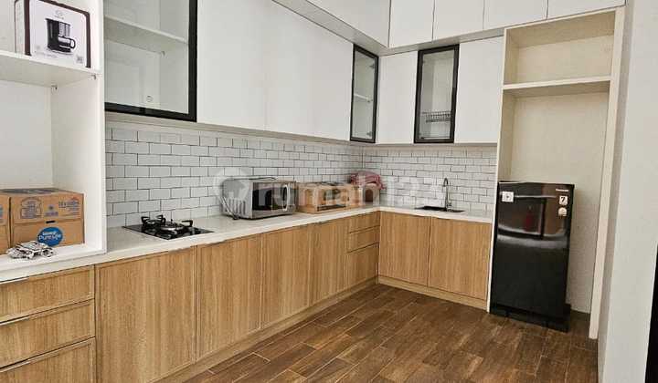 Semi-Furnished House for Rent Cluster Flora 3 Bedrooms + Kitchen Set Semi-Furnished House for Rent Cluster Flora 3 Bedrooms + Kitchen Set