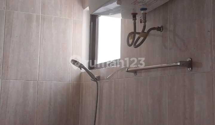 Sewa Rumah Semi Furnished , 2 Kamar Di Podomoro Park Cluster Amagriya Eka, Kitchen Set & Ac 2