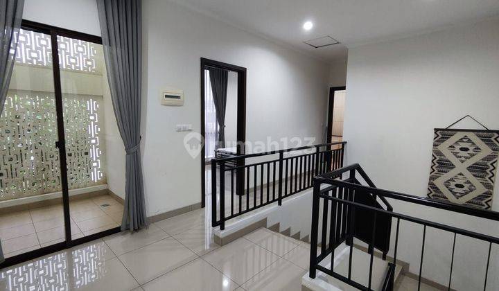 Disewakan Rumah Semi Furnished di Summarecon 2 Lantai, Siap Huni 1