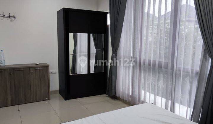 Disewakan Rumah Semi Furnished di Summarecon 2 Lantai, Siap Huni 2