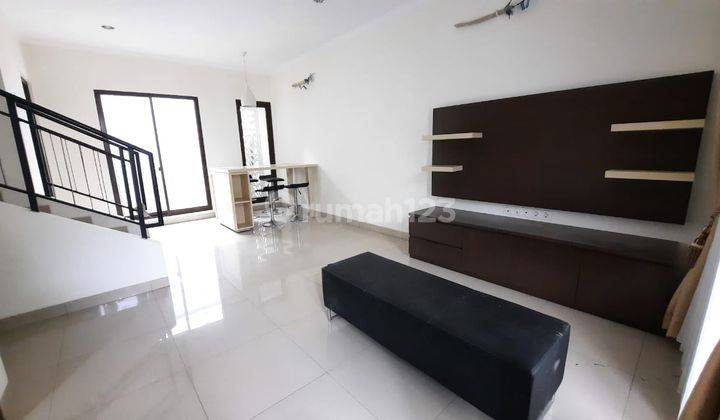 Sewa!! Rumah Semi Furnished 2 Kamar. Summarecon Cluster Cyntia. Bandung. 2 Lantai 1