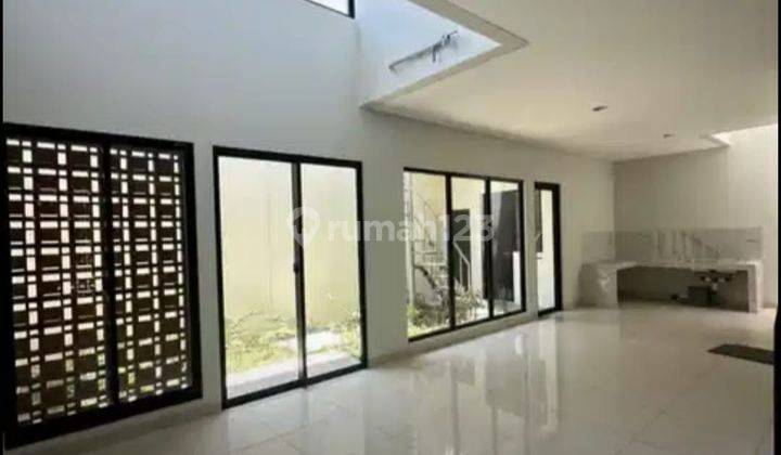 Jarang Ada! Cluster Emily  Sewa Rumah Bagus Siap Huni, Cluster Exclusive - Summarecon Bandung.  1