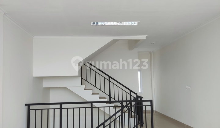 Strategic 3-Story Shop House for Rent in Magna, Prime Main Road Location, at Summarecon Bandung Strategic 3-Story Shop House for Rent in Magna, Prime Main Road Location, at Summarecon Bandung