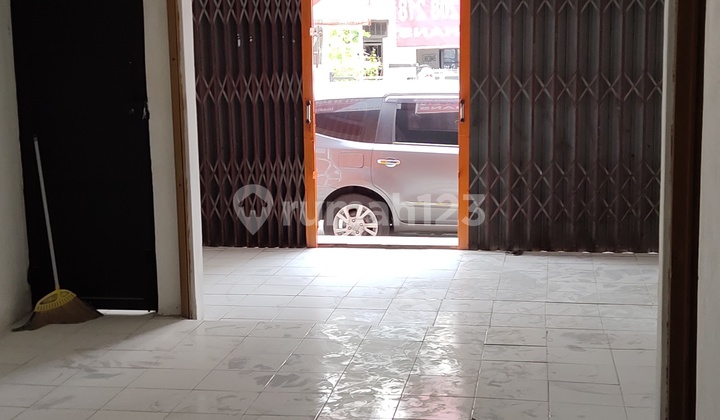 Disewakan ruko 1½ lantai lokasi strategis 100 meter dari Kopo 1