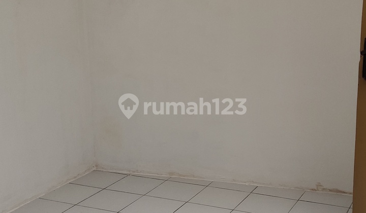 Disewakan ruko 1½ lantai lokasi strategis 100 meter dari Kopo 4