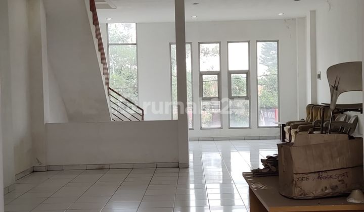 Disewakan Ruko Tiga Lantai Lebar Muka 6 Parkir Leluasa Dekat Bandara Husen