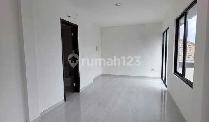 Sewa Rumah Pik Golf Island 10X17 Special Unit 3Lt Ada 4Kt 2