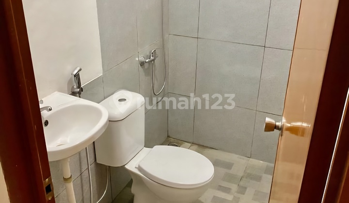 Cheap Sale of Boarding House in Grogol with SHM, Fully Operated, 8 Rooms 2