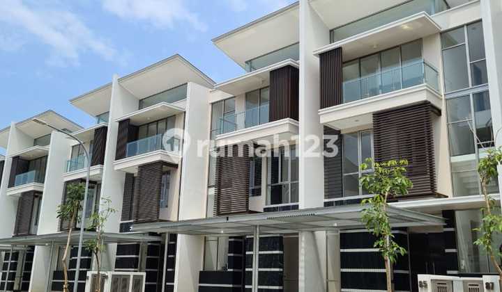 Disewakan Rumah Golf Island Pikart 8X20 3Lantai Jarang Ada