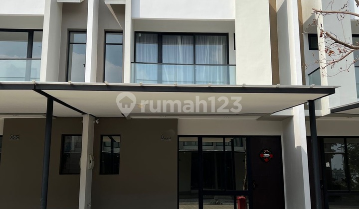 Jual cepat rumah PIK2 milenial 6x15 SHM Semi furnish Ada AC MURAH