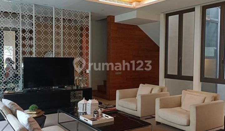 DiJual Rumah Mewah Pantai Indah Kapuk Swimming Pool