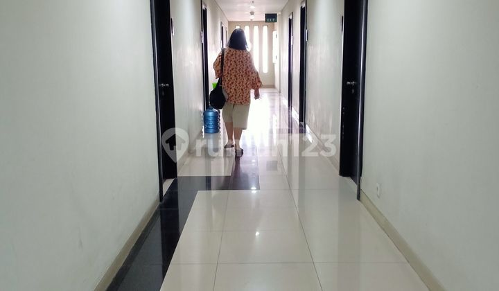 Jual Apartemen Nifarro Park Baru Semi Furnished dekat ke Gatot Subroto. Sisi jalan raya Jual Apartemen Nifarro Park Baru Semi Furnished dekat ke Gatot Subroto. Sisi jalan raya