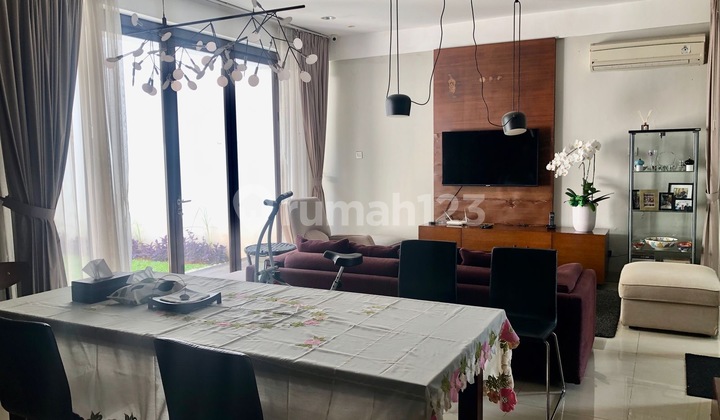 FOR SALE QUICKLY MRS. BEAUTIFUL HOUSE STRATEGIC IN ANDARA SOUTH JAKARTA 2