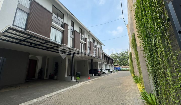 Dijual Rumah Baru Murah Strategis di Lebak Bulus Jakarta Selatan Dijual Rumah Baru Murah Strategis di Lebak Bulus Jakarta Selatan
