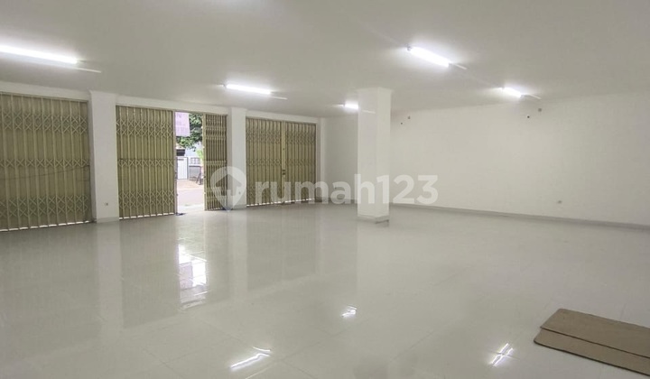 Disewakan Bangunan.3.ruko Lantai 1 Citra.3 Jakarta Barat