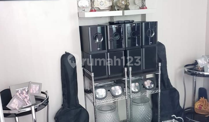 Cheap Sale Apartment Strategic Location and Access Good Condition 2