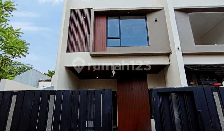Rumah Mewah 2 Lantai Lokasi Strategis Di Rawamangun Jakarta Timur Rumah Mewah 2 Lantai Lokasi Strategis Di Rawamangun Jakarta Timur