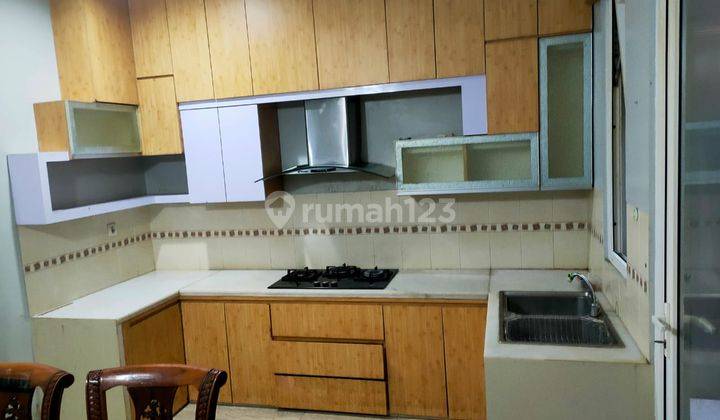 Rumah Kontrakan 2 Lantai Bagus Semi Furnished di Cluster Vienna , Tangerang 1