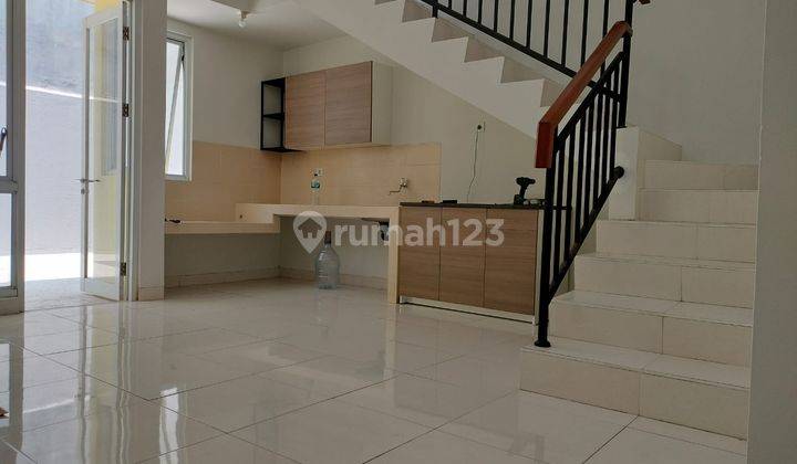 Rumah Kontrakan 2 Lantai Bagus Semi Furnished SHM di Cluster Cattleya, Tangerang 1