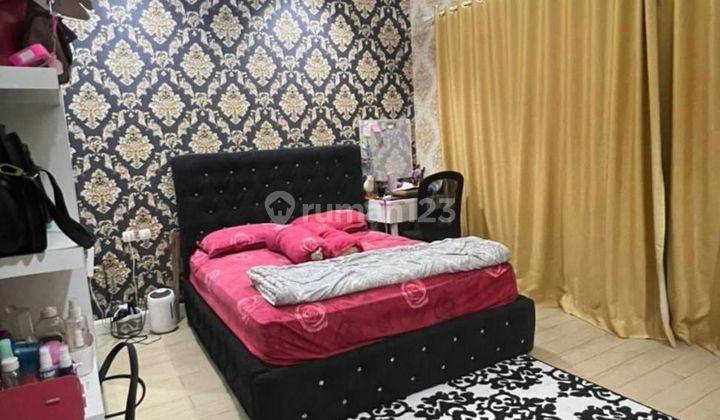 kamar tidur rumah 2 lantai bagus semi