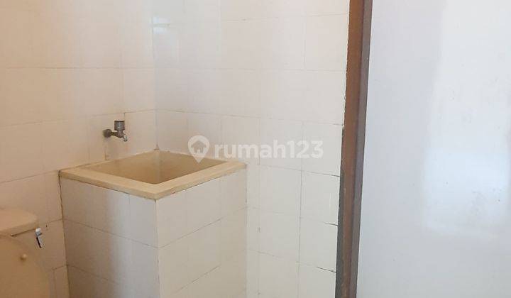 Rumah 2 Lantai Bagus Unfurnished SHM di Cluster Lantana , Tangerang 2