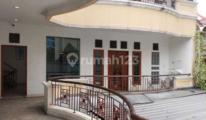 Disewakan Bangunan 3 Lantai, Parkir Luas di Jl. K. H. Moch. Mansyur (Seberang Kantor Pemadam Kebakaran) Jembatan Lima Disewakan Bangunan 3 Lantai, Parkir Luas di Jl. K. H. Moch. Mansyur (Seberang Kantor Pemadam Kebakaran) Jembatan Lima