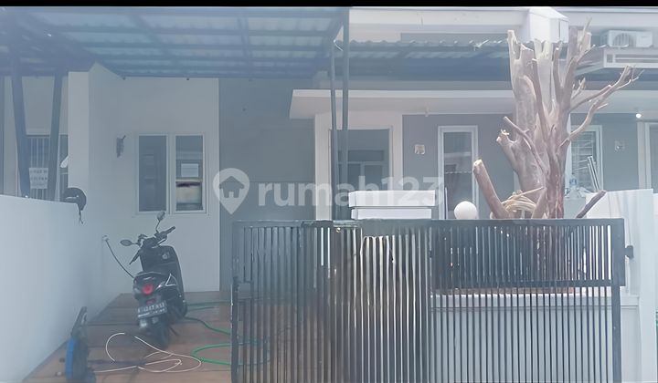 Dijual Harga Murah, Rumah 1½ Lantai, 2 Kamar Tidur, Siap Huni di Perumahan Sakura Regency 3, Blok. V, Mustikajaya, Bekasi