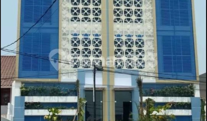 Gedung 4 Lantai +  Basement & Rooftop di Jl. Kemang Pratama Raya, Bekasi