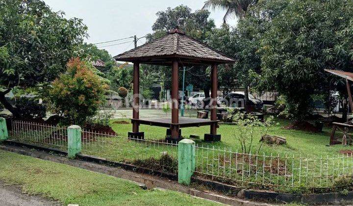 Muraah.. Rumah Hoek Depan Taman di Komplek Jatiwaringin Asri 2