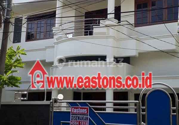DISEWAKAN RUMAH DAERAH SUNTER, 3 LANTAI (KG005057)