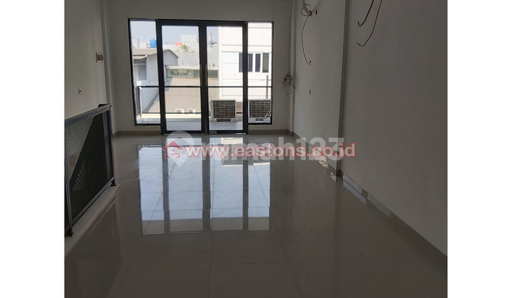 For Rent 4.5-Story Shop House in Mangga Besar Area (Kg005229) 2