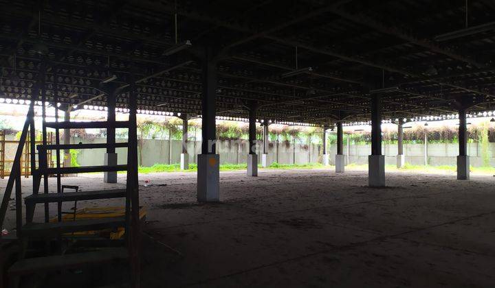 Gudang Bekas Raja Bagunan di JL Raya Bekasi 2