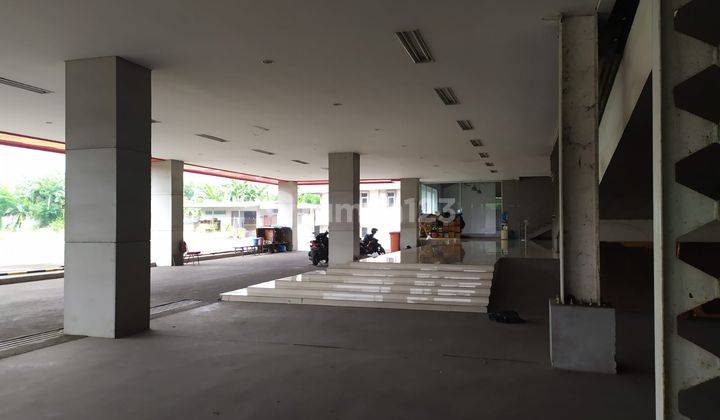Gudang Bekas Raja Bagunan di JL Raya Bekasi 3