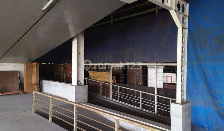Gudang Bekas Raja Bagunan di JL Raya Bekasi 4