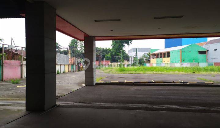 Gudang Bekas Raja Bagunan di JL Raya Bekasi 7