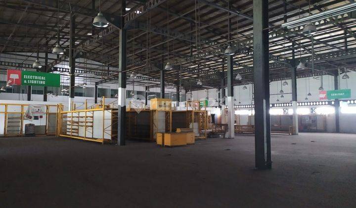 Gudang Bekas Raja Bagunan di JL Raya Bekasi 10