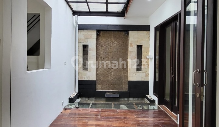 Dijual Rumah Bagus di Emerald Residence Bintaro Dijual Rumah Bagus di Emerald Residence Bintaro