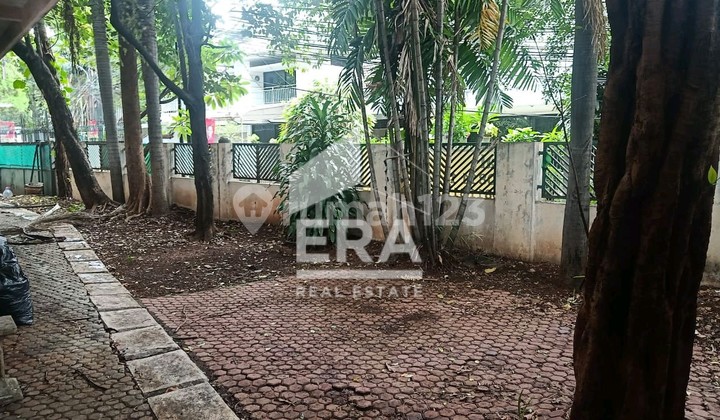 Dijual Rumah Tua Cocok untuk Kost Eksklusif di Karet Semanggi