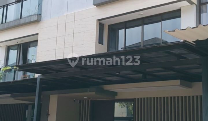 Zora for sale with contents still in good condition and all high quality.