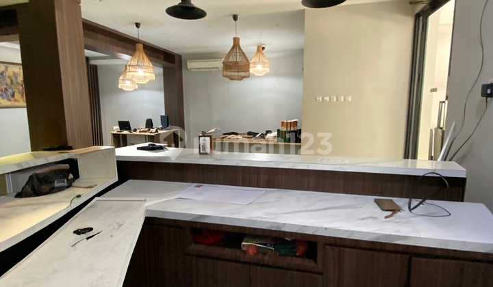 Jual Cepat Griya Bekas Kantor - Parkiran Banyak 