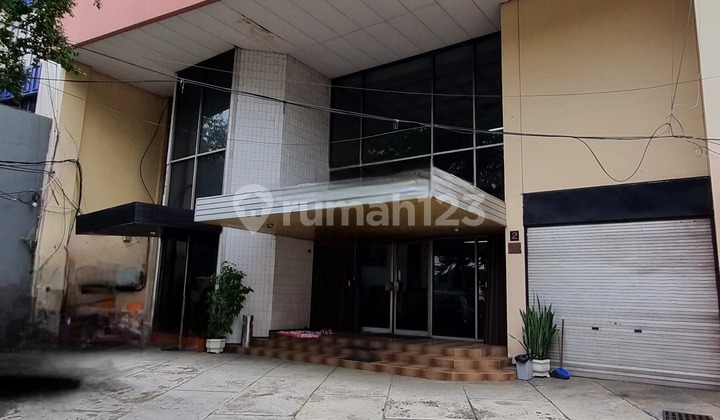 Dijual Gedung 3 Lantai di Lokasi yang Strategis Menteng, Jakarta Pusat