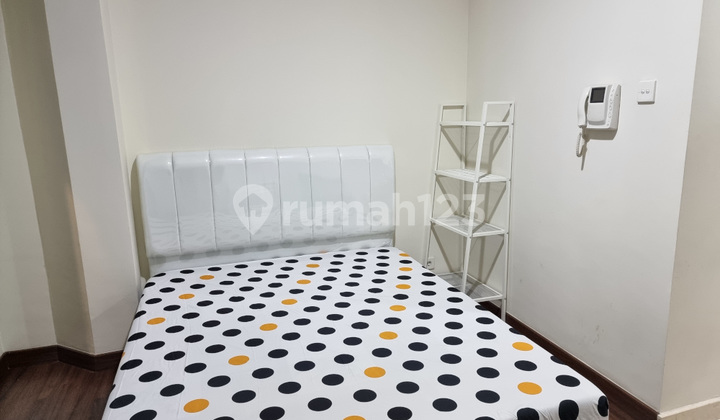 Puri Orchard Studio Facing Swimming Pool 15th Floor, Furnished 2