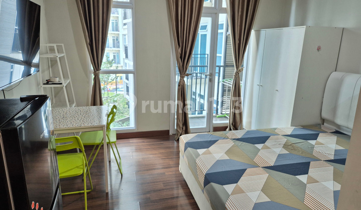Puri Orchard Studio, 3rd Floor, Faces Swimming Pool, Furnished Puri Orchard Studio, 3rd Floor, Faces Swimming Pool, Furnished