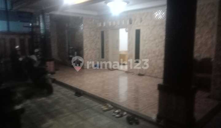 House for Sale, Ma'am (Includes 8 Boarding Rooms & 1 Rental Unit) Jurang Mangu Timur, Pondok Aren, South Tangerang 2