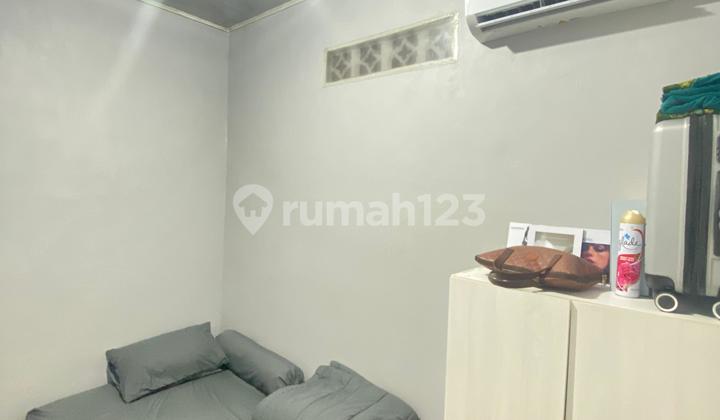 For sale: 2-story boarding house in a strategic location near Mangga Besar Station. 2