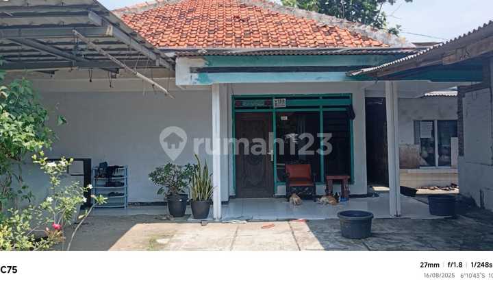 di jual rumah untuk tempat tinggal dan untuk usaha jl maulana Hasanuddin Poris 1